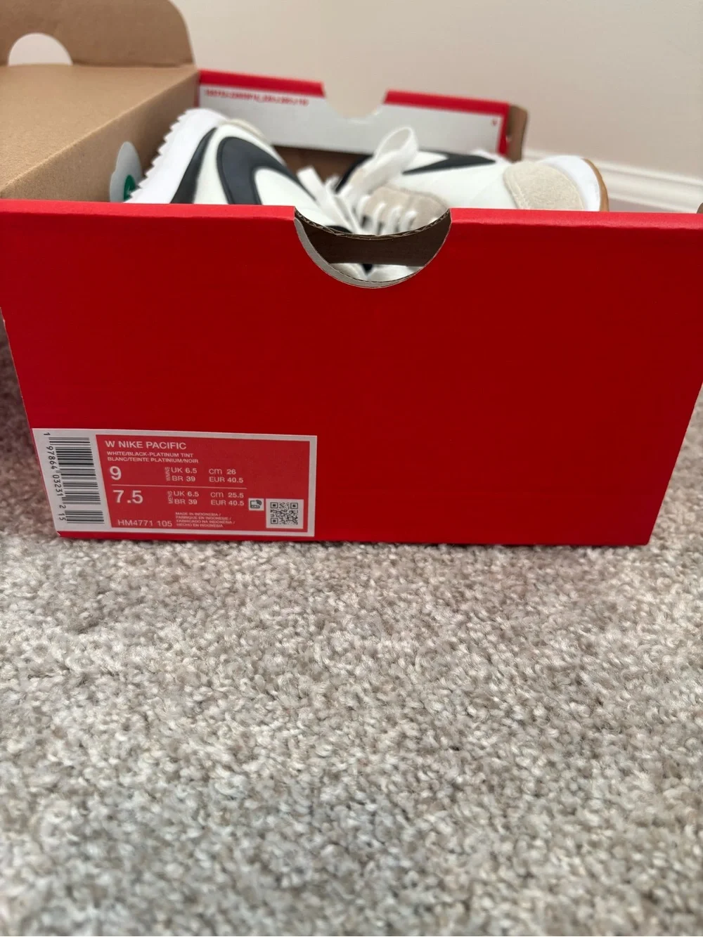 Women’s Nike Pacific